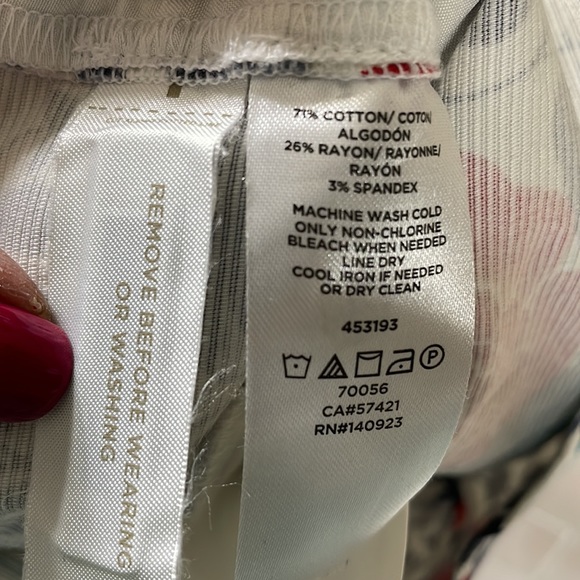 LOFT floral side zip Shorts. NEW w/o tags . - Picture 6 of 6